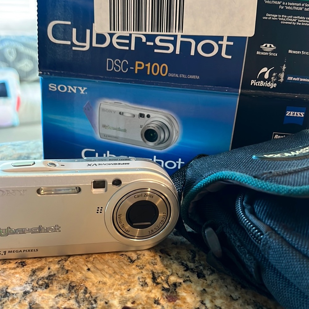 Sony Cybershot DSC-P100
